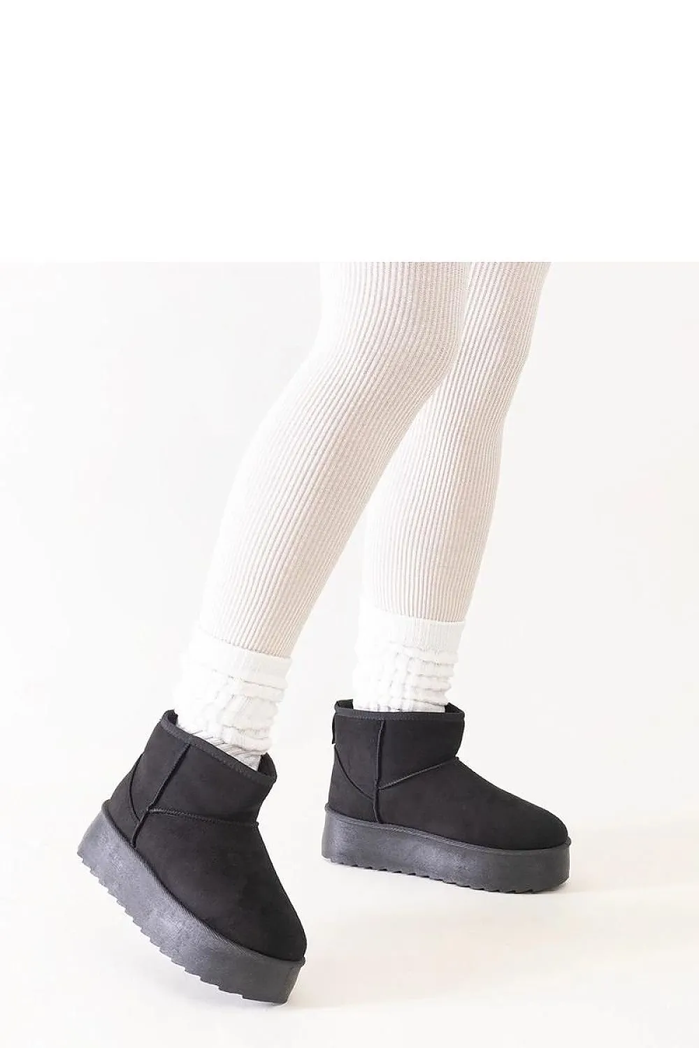 Casual snow boots on a high platform